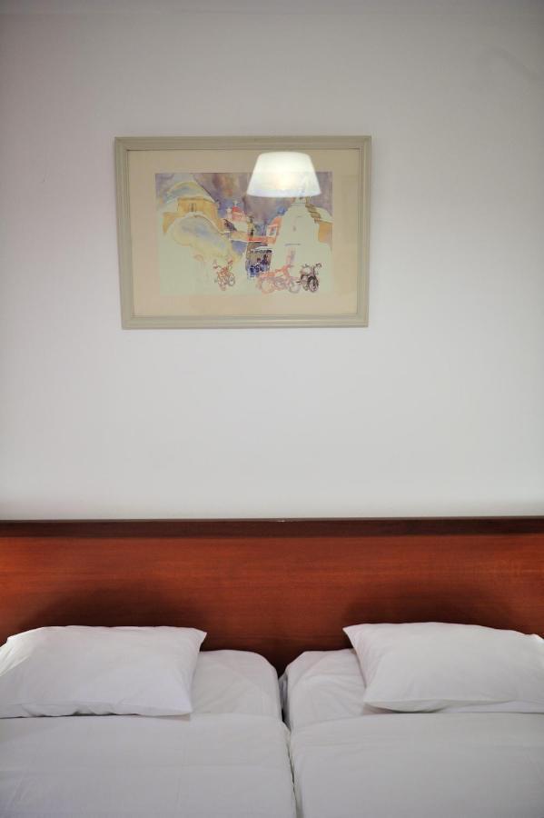 Eye Q Seaview Skiathos-Stadt