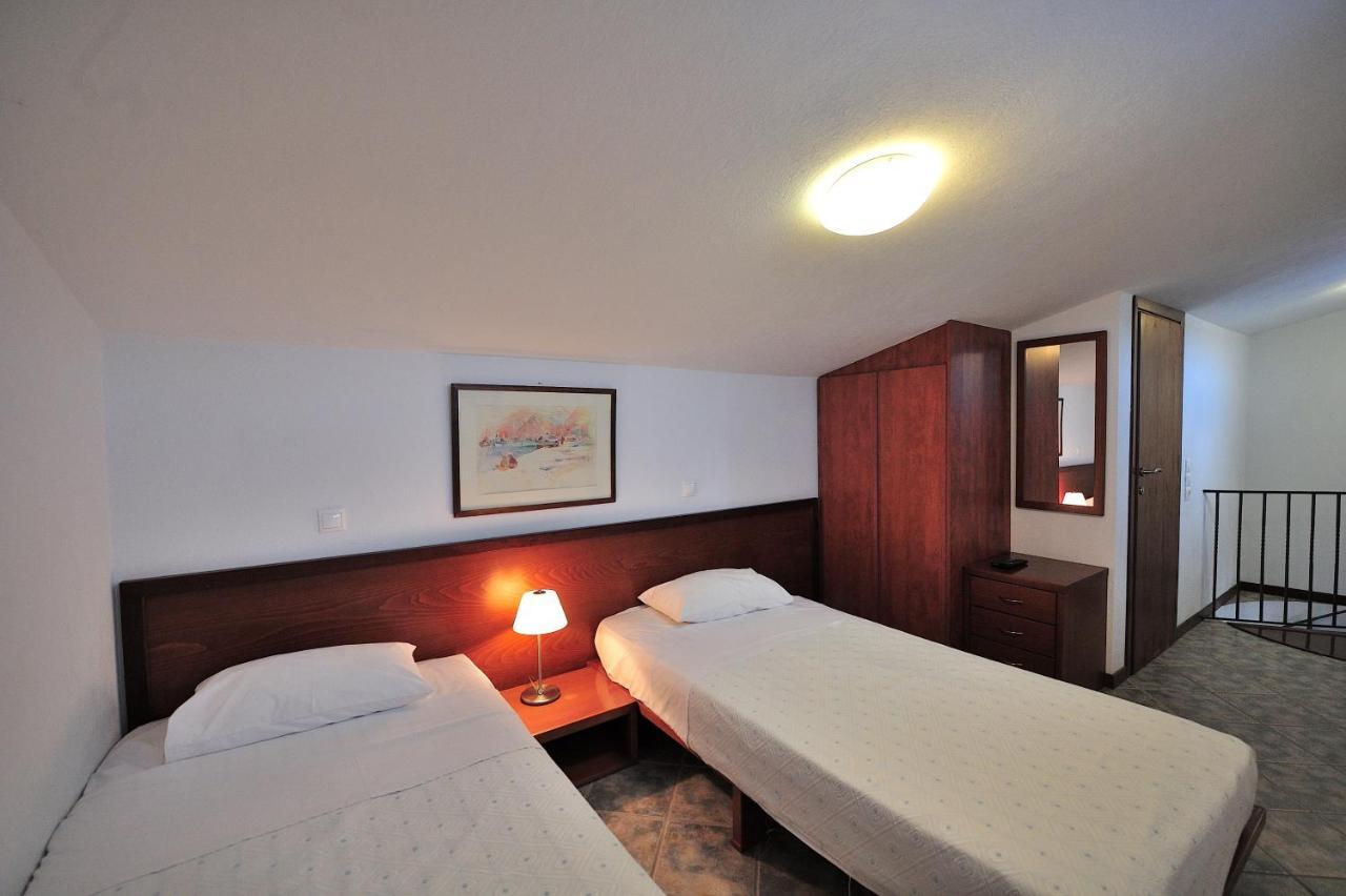Eye Q Seaview Aparthotel Skiathos-Stadt