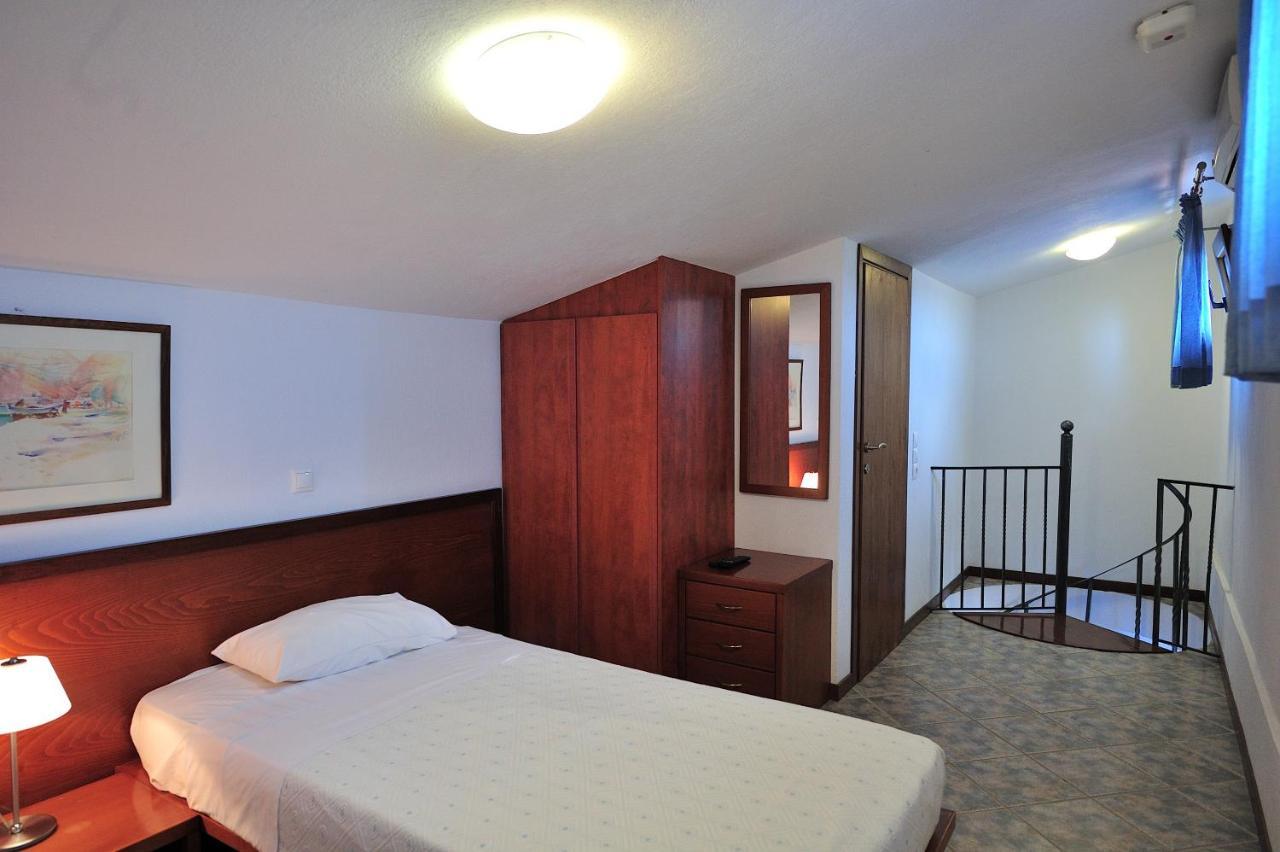Eye Q Seaview Aparthotel Skiathos-Stadt
