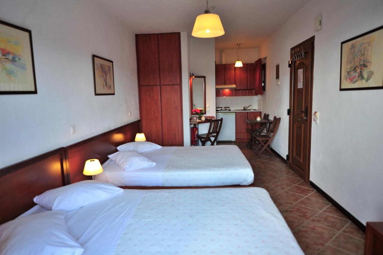 Eye Q Seaview Aparthotel 2*